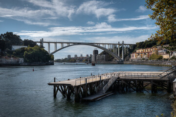 Vue sur Porto et le pont Arrabida
