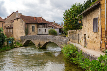 Pont dans la ville d'Arbois