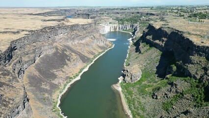 Fototapeta premium Drone shot of the Snake river in the Pacific Northwest region, USA