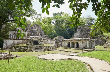 Fototapeta na wymiar The Mayan ruins of Muyil, located inside the Sian Ka'an Biosphere Reserve