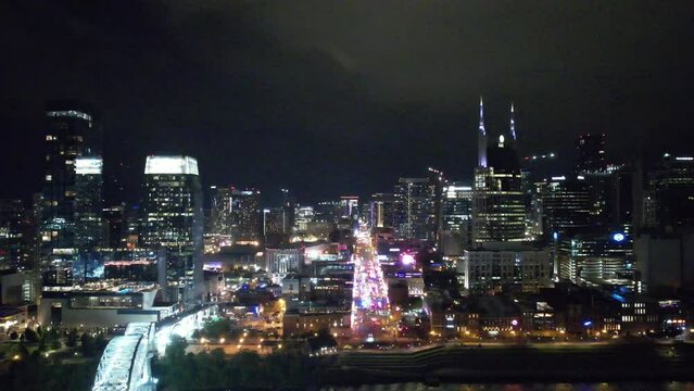 Establishing aerial of skyskrappers in Nashville, Tennesse at night