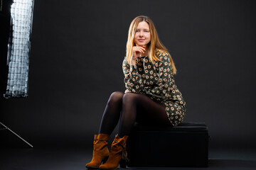 Modelo femenina posando