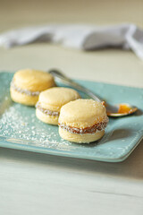 TRES ALFAJORES