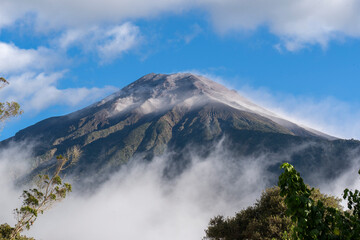 Volcan &eacute;teint