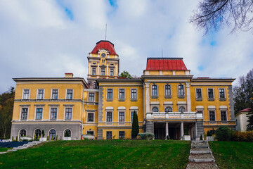 Zabytkowy pałac w Kończycach Wielkich na Śląsku Cieszyńskim w Polsce