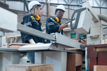 Wood mechanic inputs data, automates machines for cutting, laser, saw, milling, lathe in factory