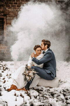 Winter Hochzeit in den Bergen - Bilder von H&uuml;tte und Wald