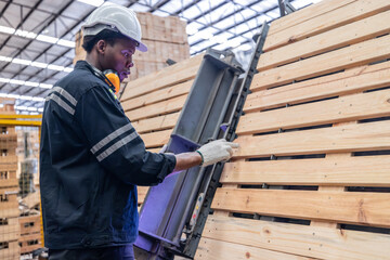 Wood mechanic inputs data, automates machines for cutting, laser, saw, milling, lathe in factory