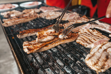 Tiras de fevera na brasa