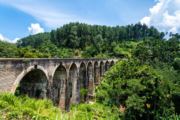 nine arches bridge in sri lanka