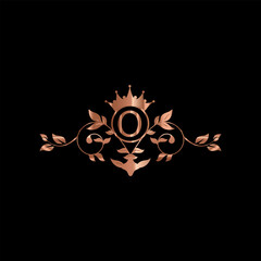 Fototapeta premium creative letter logo design with golden color