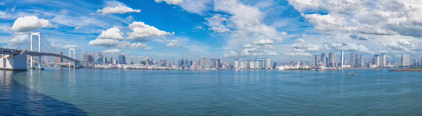 Naklejka premium Tokyo Japan, panorama city skyline at Odaiba Rainbow Bridge and tokyo cityscape