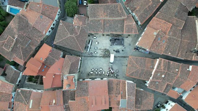 San Mart&iacute;n de Trevejo Espa&ntilde;a Aldeas Arquitectura Tradicional paisajes rurales cultura celta pueblos fronterizos turismo Extremadura casas de pizarra monta&ntilde;as Sierra Gata Naturaleza Viajes Destinos
