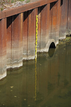 Level gauge at a lock on the Old Rhine near Altrip/Germany