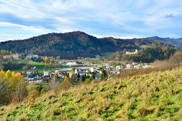 Fototapeta na wymiar Spa town Muszyna in Lesser Poland Voivodeship in autumn. View from the road to the Malnik peak.