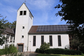 Blick auf die evangelische Mirjam Kirche im Zentrum von Drensteinfurt im Münsterland