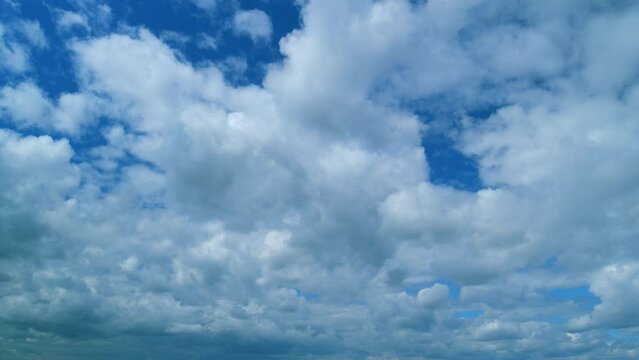 Dramatic Cloudy Rainy Sky. Movement Of Gloomy Clouds Across Sky. Threatening Rain. Timelapse.