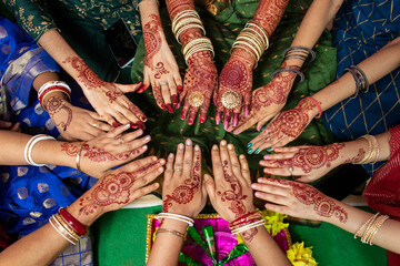 Multiple hand indian design. Bridal mehndi, Mehndi party, Mehndi design photos
