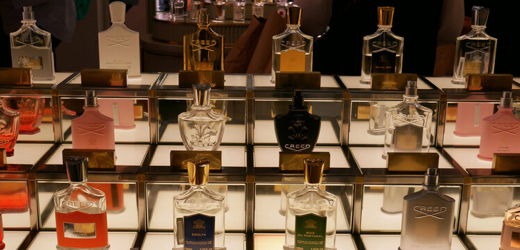 Christmas gifting ideas : Creed perfume bottles displayed in a window shop
