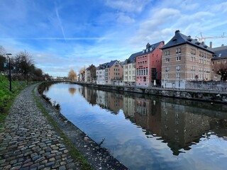 Fototapeta premium houses and the river Sambre in the center of Namur
