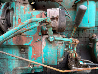 Tractor engine mechanism, movement mechanism