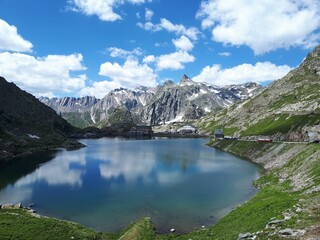 Naklejka na ściany i meble Beautiful view of a lake in the Alps in Switzerland.