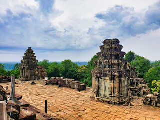 Phnom Bakheng - 9th century hilltop Hindu temple complex built by Khmer King Yasovarman at Siem...