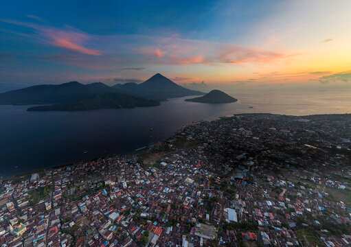 defaultstunning Ternate, Maitara and Tidore Island from bird eye view at sunset. These islands is called the land of spices in the past because western people searching for spices until Moluccas. 