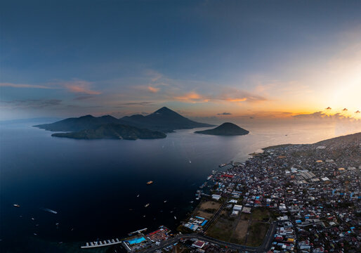 defaultstunning Ternate, Maitara and Tidore Island from bird eye view at sunset. These islands is called the land of spices in the past because western people searching for spices until Moluccas. 