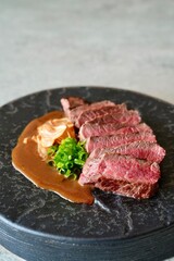 간장겨자소스 채끝등심 스테이크