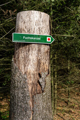 Wandern im Naturpark Zittauer Gebirge- Wegzeichen zur Fuchskanzel