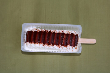 hand holding a ice cream