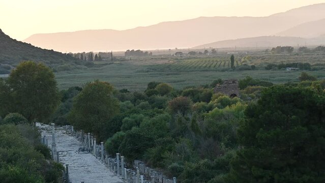 Impressing ancient greek and roman ruins of Ephesus at the Turkish Aegean coast