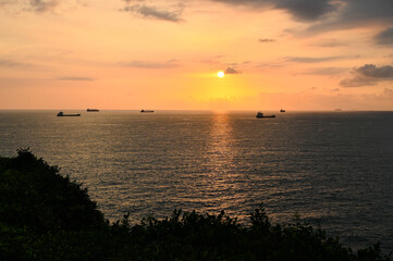 Fototapeta na wymiar Sunset by the sea.