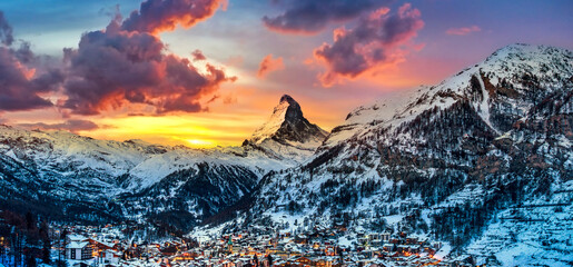 Panorama of Matterhorn mountain and swiss alps in Zermatt, Switzerland. - obrazy, fototapety, plakaty