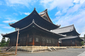 京都市妙心寺の雄大な仏殿と法堂