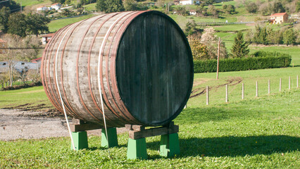 Tonel de madera al aire libre