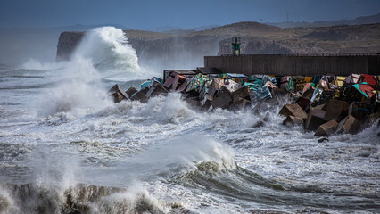 Llanes, olas, tempestad, marejada, asturias, temporal