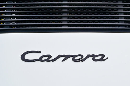 Wei&szlig;er Porsche 911 Carrera G-Modell 2. Generation Oldtimer Sportwagen der 1970er und 1980er Jahre in Seebach, Schwarzwald, Baden-W&uuml;rttemberg, 02.10.2023