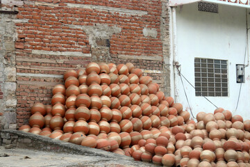 vasi di terracotta indiani