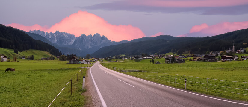 Panoramic view of scenic Gosau village in the Austrian Alps.