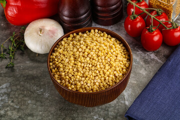 Dry ptitim heap in the bowl