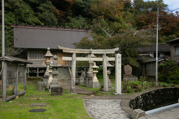 Fototapeta premium Old traditional Shukunegi village with wooden houses from the Edo period on Sado Island, Niigata Prefecture, Japan.
