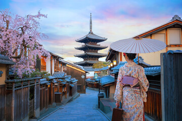 Kyoto, Japan - March 30 2023: The Yasaka Pagoda  known as Tower of Yasaka or Yasaka-no-to. The 5-story pagoda is the last remaining structure of Hokan-ji Temple which is built in the 6th-century - obrazy, fototapety, plakaty