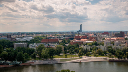 Obraz premium A view of the summer panorama of Wroclaw in Poland with the Odra River