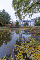 Obraz premium 北海道 札幌 中島公園 秋 紅葉 もみじ 池