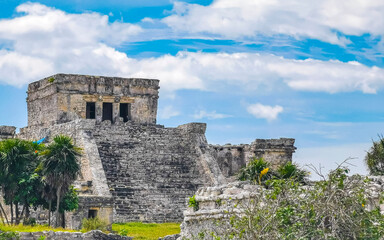 Fototapeta na wymiar Ancient Tulum ruins Mayan site temple pyramids artifacts landscape Mexico.