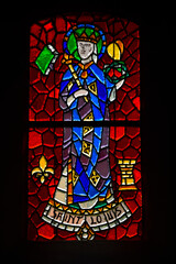 Magnifique vitrail dans l'église Saint-Eloi de Roscanvel en Bretagne-France