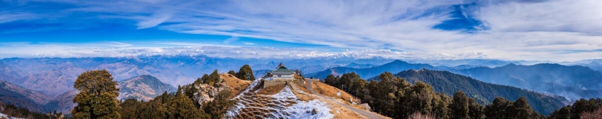 Beautiful panoramic landscape of Himalayan snow mountains from Hatu peak in Narkanda, Shimla district of Himachal Pradesh located amidst Himalayas of India. - obrazy, fototapety, plakaty
