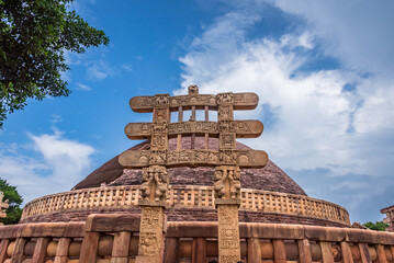 Sanchi Stupa is one of the oldest stone structures in Buddhist complex, famous for its Great Stupa on a hilltop at Sanchi Town in Raisen District of the State of Madhya Pradesh, India - obrazy, fototapety, plakaty
